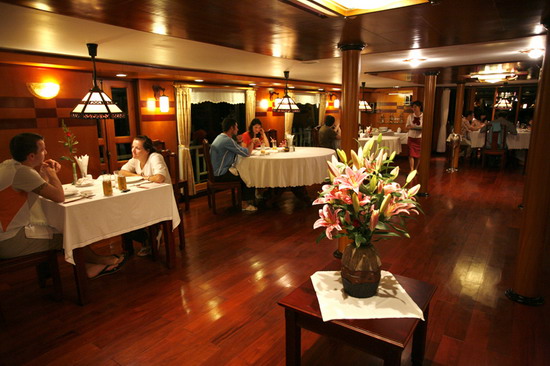 tour hạ long giá rẻ trên du thuyền